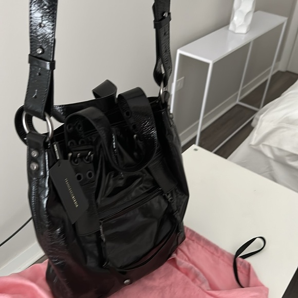 Francesco Biasia Distressed black leather shoulder bag - Picture 7 of 7